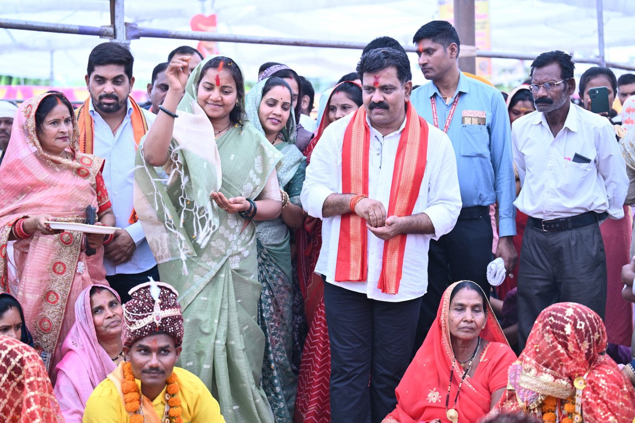 85 couples took seven vows on Akshaya Tritiya, Deputy CM Vijay Sharma and Minister Laxmi Rajwade gave blessings