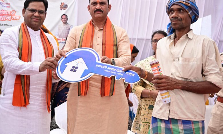 मंत्री जायसवाल गौरेला पेंड्रा मरवाही जिले के समाधान शिविर में हुए शामिल 1 Minister Jaiswal participated in the solution camp of Gaurela Pendra Marwahi district