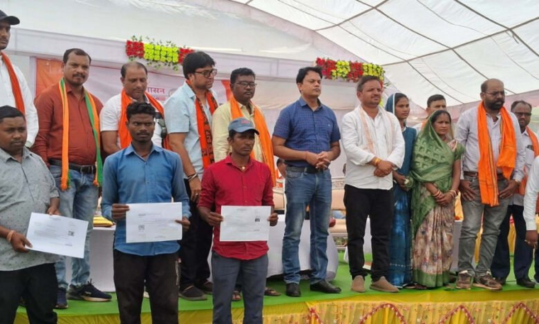 सुशासन तिहार: बकरकट्टा क्लस्टर में 6435 आवेदनो का किया गया है निराकरण 1 Good governance festival: 6435 applications have been resolved in Bakarkatta cluster
