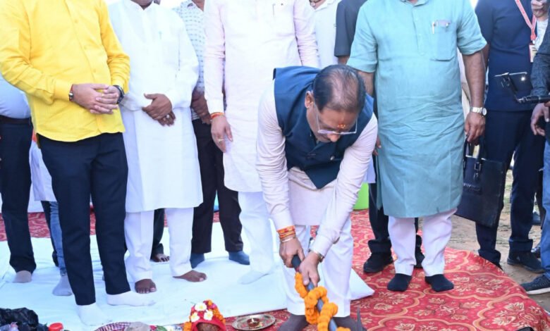 मुख्यमंत्री श्री साय ने कुनकुरी में 250 सीटर नालंदा परिसर का किया भूमिपूजन 1 Chief Minister Shri Sai performed Bhoomi Pujan of 250 seater Nalanda campus in Kunkuri