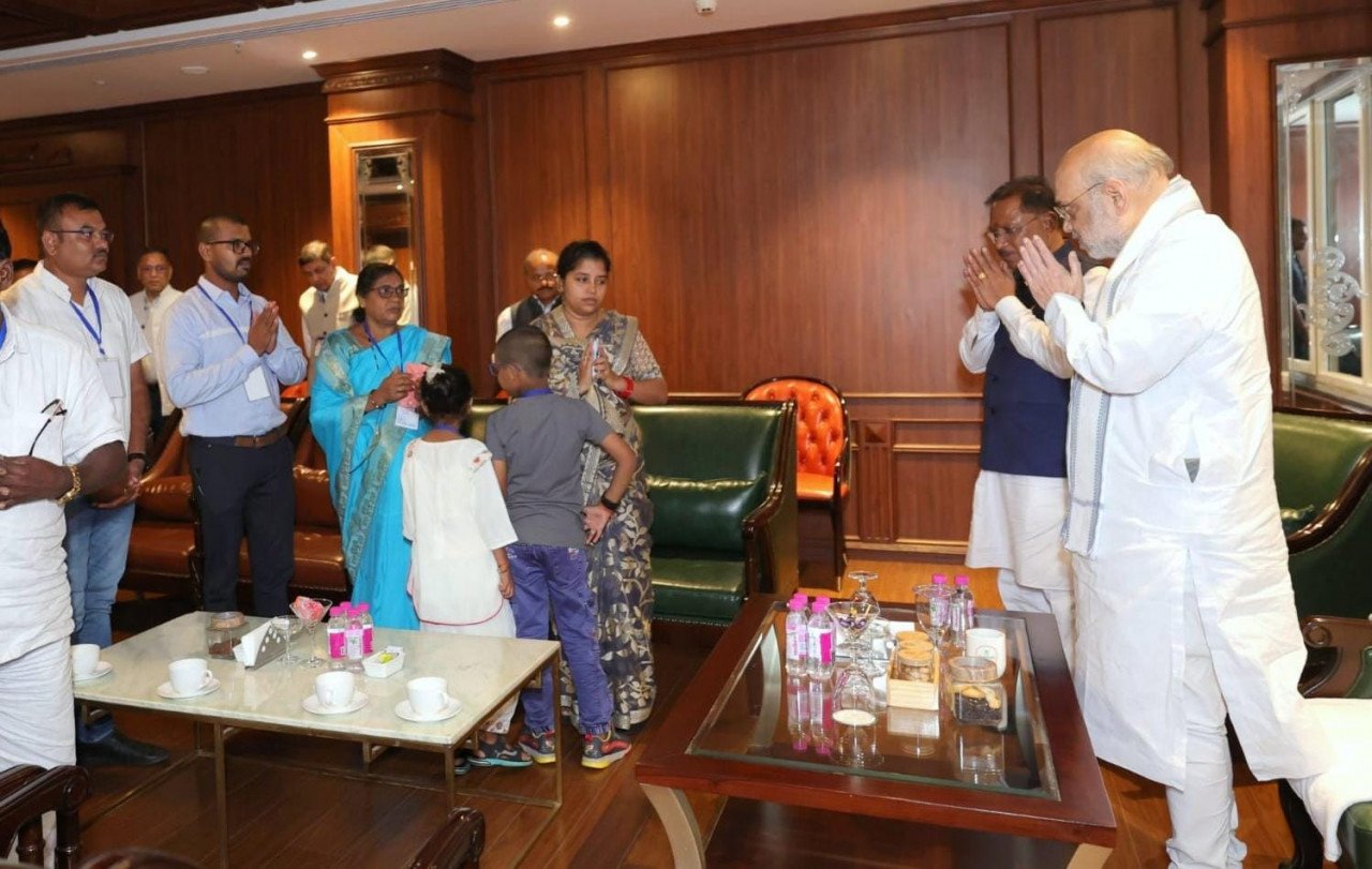 Home Minister Amit Shah met the family members of martyr Akash Rao Giripunje