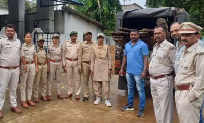 कोंडागांव में अवैध सागौन चिरान की बड़ी जब्ती 1 Big seizure of illegal teak wood in Kondagaon