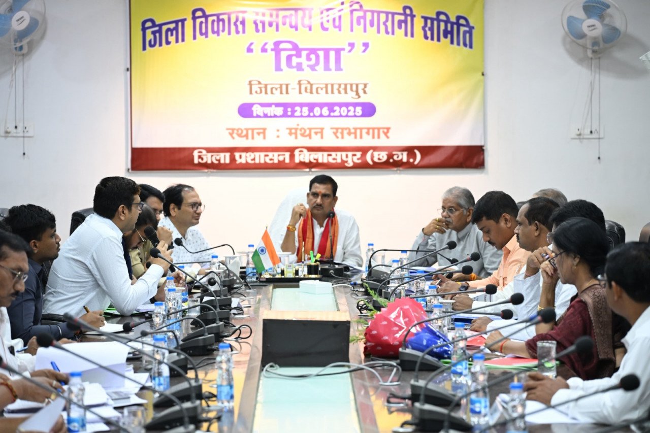 Union minister arrived to know the ground reality of the schemes, gave strict instructions to the officers