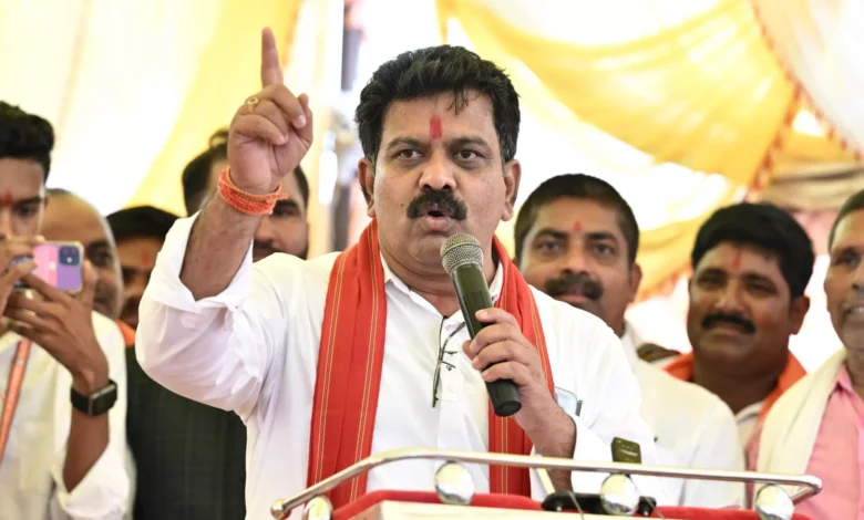 छत्तीसगढ़ में विदेशी घुसपैठ पर सियासी बवाल, डिप्टी सीएम का कांग्रेस पर हमला 1 Political uproar over foreign infiltration in Chhattisgarh, Deputy CM attacks Congress