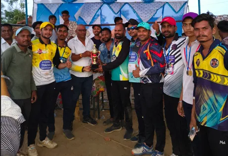 क्रिकेट के रण में चमका पहांदा, मलपुरी की उम्मीदें धुंधली हुईं! 1 Pahanda shines in the cricket arena, Malpuri's hopes fade away!