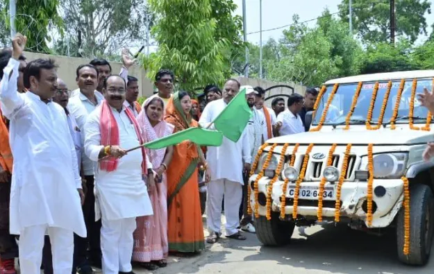 अंधेरे को हराने जंगल पहुंची रौशनी: अचानकमार के वनग्रामों में नई ऊर्जा की किरण 1 Light reached the forest to defeat darkness: A ray of new energy in the forest villages of Achanakmar
