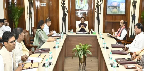 राजनीतिक हलकों में हलचल: मुख्यमंत्री विष्णु देव साय की अध्यक्षता में कैबिनेट की अहम बैठक, कई बड़े फैसलों पर लगी मुहर 1 Stir in political circles: Important cabinet meeting chaired by Chief Minister Vishnu Dev Sai, many major decisions approved