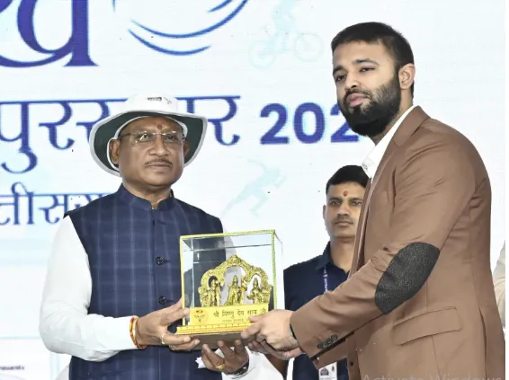 प्रदेश के प्रतिभावान खिलाड़ियों को सम्मानित कर दी शुभकामनाएं 1 Best wishes were given to the talented players of the state