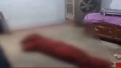 Photo of खैरागढ़ में महिला की हत्या, स्कूल से लौटे बच्चों ने पाई मां की खून से लथपथ लाश