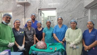Photo of बिलासपुर में 65 साल की महिला के पेट से निकला 10 किलो से ज्यादा का ट्यूमर, सिम्स की टीम ने किया सफल ऑपरेशन