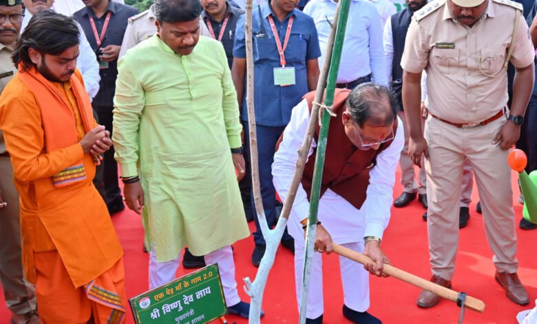 मुख्यमंत्री विष्णु देव साय ने नवीन विधानसभा परिसर में किया पौधरोपण 1 Chief Minister Vishnu Dev Sai planted saplings in the new assembly premises
