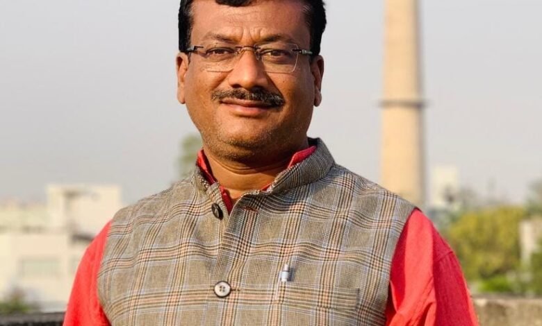 महिलाओं को 1000 हर महीना दे नहीं पा रहे, लखपति बनाने का झूठा सपना दिखा रहे 1 They are not able to give Rs. 1000 per month to women and are showing them false dreams of making them millionaires