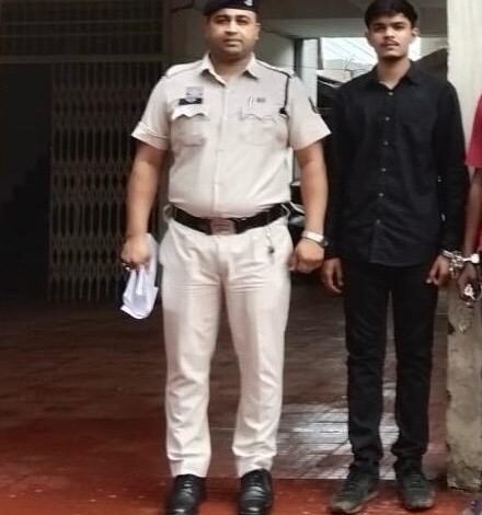विदेशी मुद्रा की चोरी का पर्दाफाश: तीसरा आरोपी भी चढ़ा पुलिस के हत्थे, 20 हजार डॉलर की हुई थी हेराफेरी 1 Foreign currency theft exposed: Third accused also arrested by police, 20 thousand dollars were embezzled
