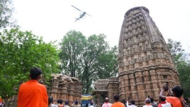 Photo of छत्तीसगढ़ में दूसरी बार कावड़ियों पर पुष्प वर्षा, भक्ति और संस्कृति का अद्भुत संगम