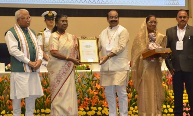 बिल्हा बना देश का सबसे स्वच्छ शहर, छत्तीसगढ़ के 7 शहरों को राष्ट्रीय पुरस्कार 1 Bilha became the cleanest city of the country, 7 cities of Chhattisgarh got national award