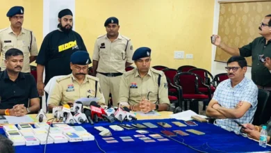 Photo of मोबाइल लोन के नाम पर करोड़ों का जाल: रायपुर में 15 लाख की ठगी करने वाला आरोपी गिरफ्तार