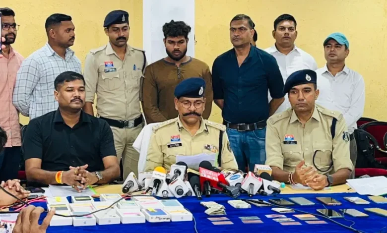 झोलाछाप डॉक्टर ने की थी बुजुर्ग दंपत्ति की नृशंस हत्या, “इलाज करना नहीं आता" के तानों से था परेशान 1 A quack doctor had brutally murdered an elderly couple, he was troubled by the taunts of "not knowing how to treat"