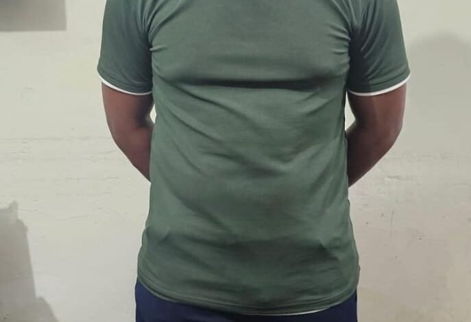Accurate action by Gobra Navapara police — youth arrested while playing betting, cash and betting slips seized