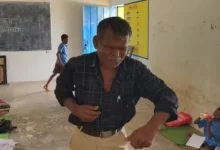 Photo of नशे में धुत हेडमास्टर बच्चों के साथ कर रहा था डांस