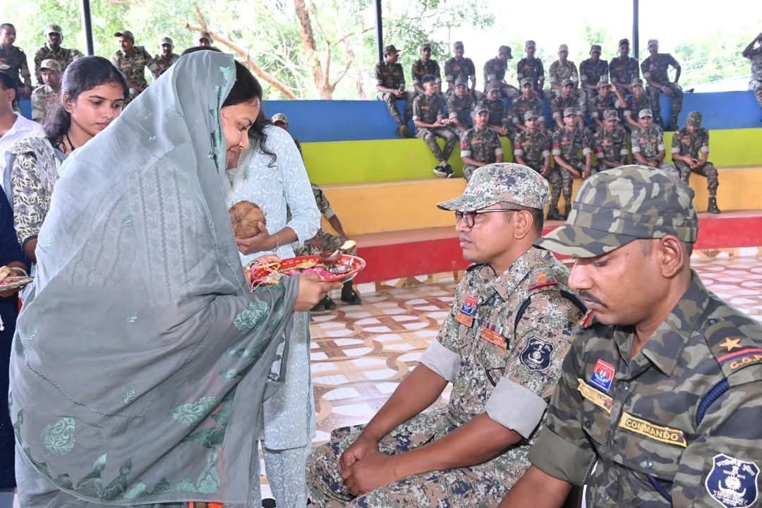 Minister Rajwada tied Rakhi to the soldiers in Karli security camp