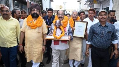 Photo of बिल्हा को देश का सबसे स्वच्छ छोटा शहर बनाने में निभाई अहम भूमिका, सफाई कर्मियों को किया गया सम्मानित
