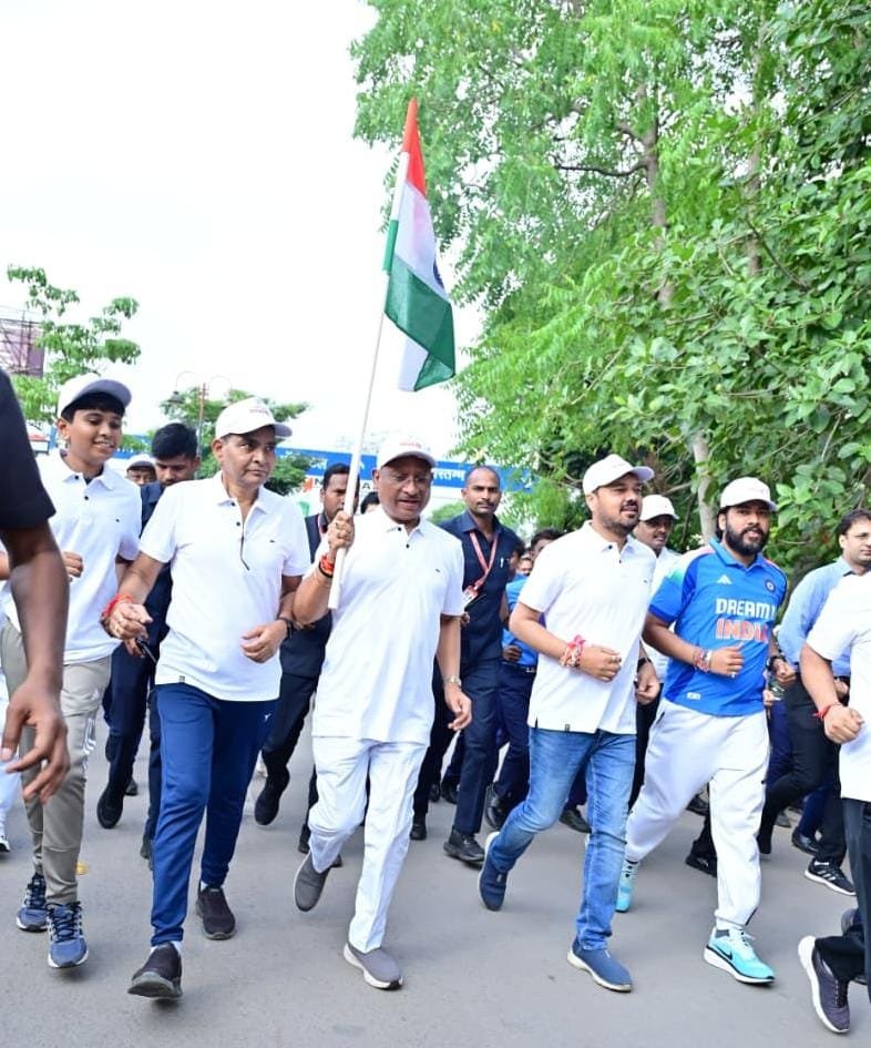 Patriotic fervour surged on Independence Day, Chief Minister ran a race with the youth