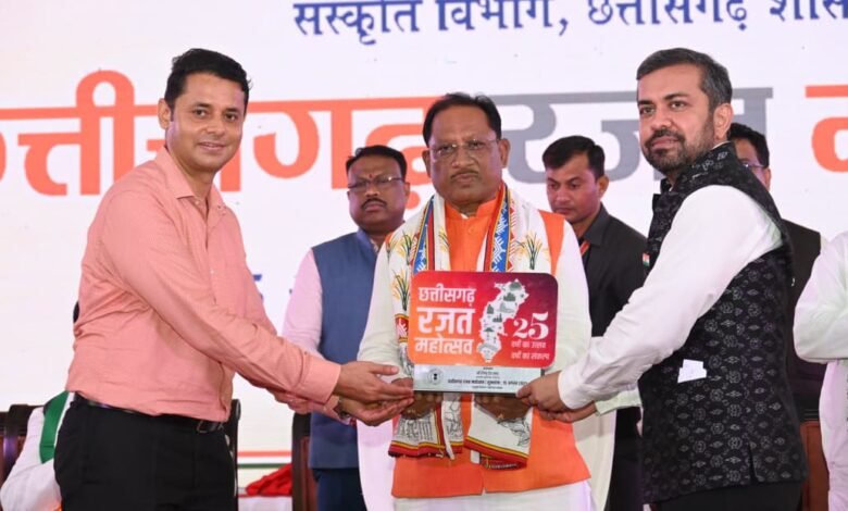 छत्तीसगढ़ रजत महोत्सव की हुई भव्य शुरुआत — स्वतंत्रता दिवस पर राजधानी रायपुर से हुई उद्घोषणा 1 Chhattisgarh Silver Festival started with great pomp - announcement made from capital Raipur on Independence Day