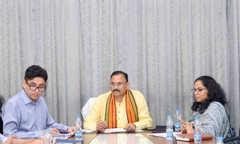 नई स्वास्थ्य परियोजनाओं पर जोर: रायपुर में स्वास्थ्य विभाग की अहम बैठक 1 Emphasis on new health projects: Important meeting of Health Department in Raipur