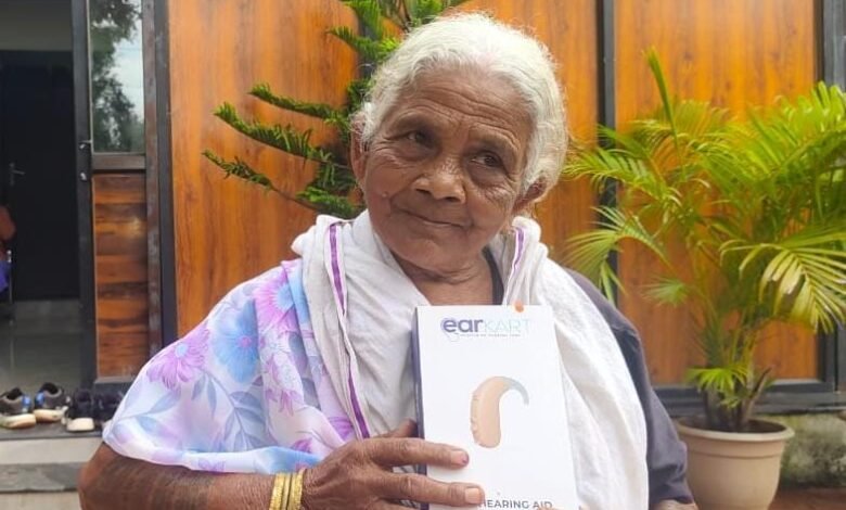 90 की उम्र में लौटी सुनाई देने की शक्ति, चाका बाई के चेहरे पर फिर खिला सुकून भरा सवेरा 1 Hearing power returned at the age of 90, Chaka Bai's face lit up with peace again