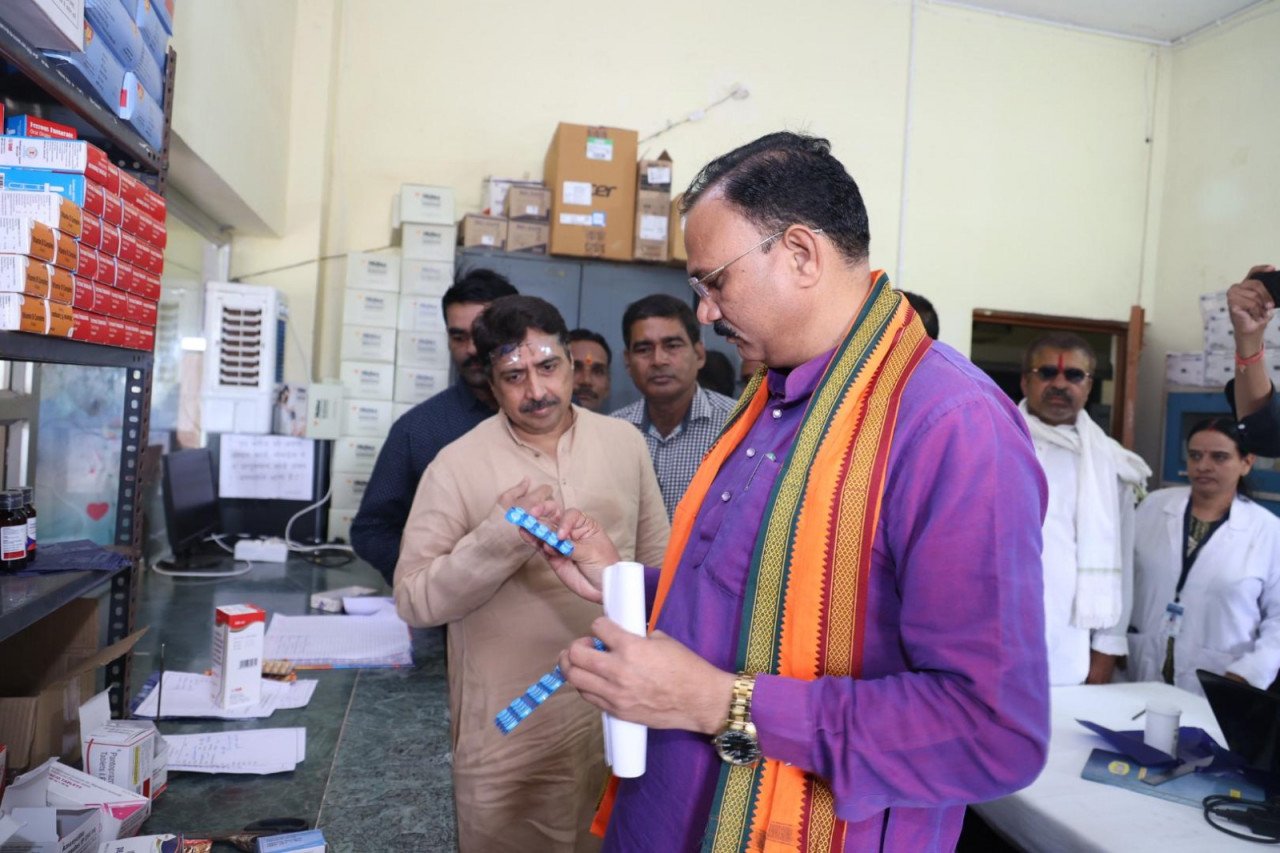 Health Minister did a surprise inspection of Jewar Health Center