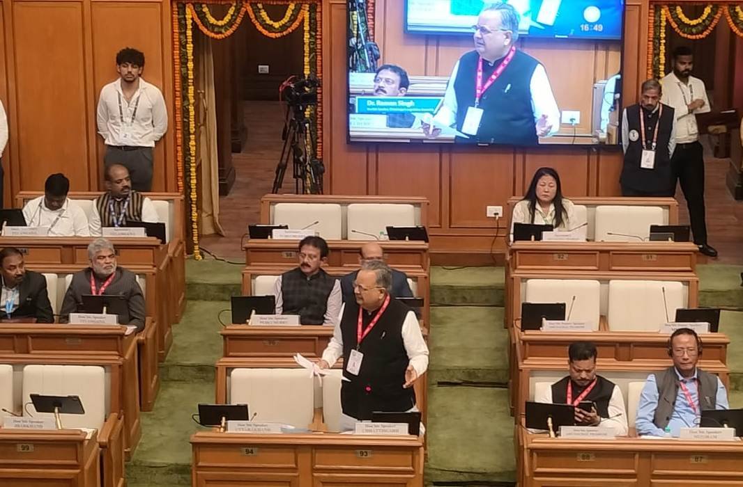 Chhattisgarh Assembly Speaker Dr. Raman Singh echoed the voice of democracy in New Delhi