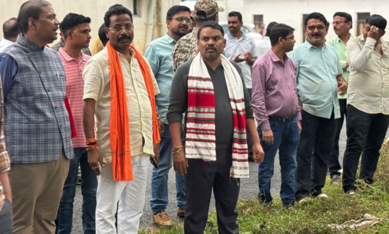 दंतेवाड़ा: भारी बारिश से पुल क्षतिग्रस्त, राष्ट्रीय राजमार्ग बंद, मरम्मत कार्य जारी 1 Dantewada: Bridge damaged due to heavy rains, national highway closed, repair work underway