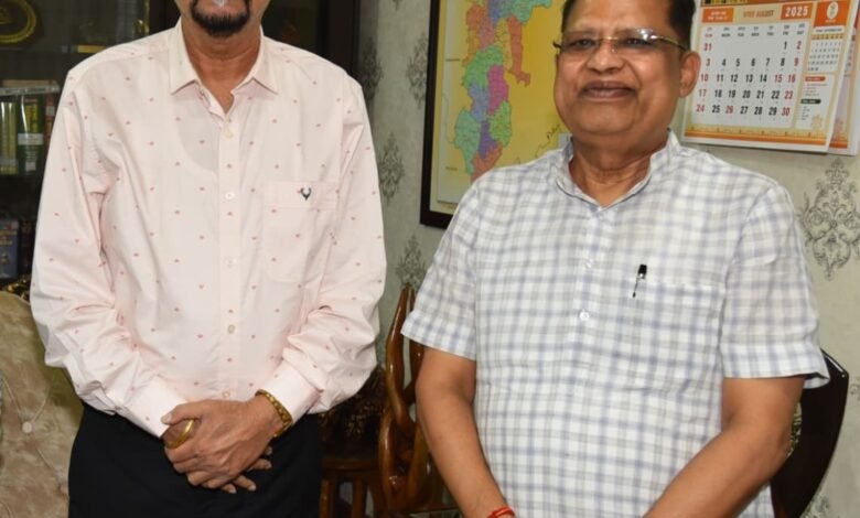 छत्तीसगढ़ की सियासत में सस्पेंस का नया अध्याय: अमर अग्रवाल की अचानक राजभवन एंट्री! 1 A new chapter of suspense in Chhattisgarh politics: Amar Agrawal's sudden entry into the Raj Bhavan!