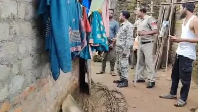 Photo of जशपुर में दिल दहला देने वाली वारदात: बेटे ने कुल्हाड़ी से की मां की हत्या, फिर शव के पास बैठकर गाता रहा गाने