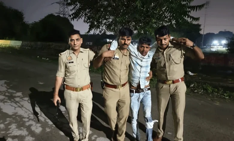सीएम योगी और रक्षामंत्री की अगवानी से पहले पुलिस ने अपराधियों पर चलाया एक्शन का बुलडोज़र, चार एनकाउंटर से दहशत में बदमाश 1 Before welcoming CM Yogi and Defence Minister, police took action against criminals, miscreants in panic due to four encounters