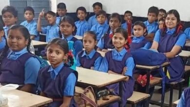 Photo of युक्तियुक्तकरण नीति का असर: एक शिक्षक ने बदली सरकारी स्कूल की तस्वीर, अब गूंजती हैं बच्चों की किलकारियां