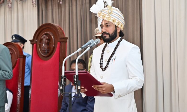 Minister Guru Khushwant Saheb Profile: 36 साल के BJP विधायक गुरु खुशवंत साहेब बने मंत्री, कृषि-परिवहन क्षेत्र के खिलाड़ी और इमेज क्लीन 1 Minister Guru Khushwant Saheb Profile: 36-year-old BJP MLA Guru Khushwant Saheb became a minister, player in agriculture-transport sector and image clean