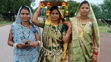 Photo of मर्रा गांव में तीज महोत्सव: सुहागिनों ने आस्था और प्रेम के रंग में रंगा दिन