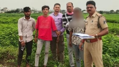 Photo of दिनदहाड़े लूट और हमला: तीन आरोपी गिरफ्तार, एक नाबालिग भी शामिल