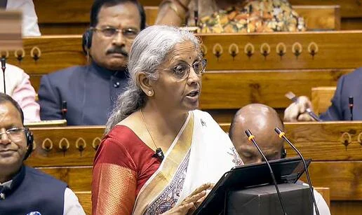 लोकसभा में पेश हुआ नया इनकम टैक्स बिल 1 New income tax bill introduced in Lok Sabha
