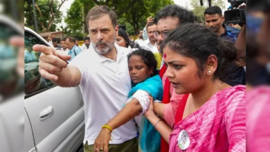 Photo of “एसआईआर” के खिलाफ INDIA ब्लॉक का मार्च, राहुल-प्रियंका समेत कई नेता हिरासत में, सड़क पर बैठे अखिलेश