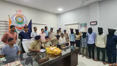 Photo of प्यार की खौफनाक साजिश: एक्स-गर्लफ्रेंड के पति को उड़ाने स्पीकर में फिट किया बम, 7 आरोपी गिरफ्तार