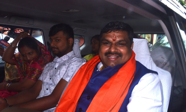 दुर्ग सिटी से BJP विजेता गजेंद्र यादव की प्रोफ़ाइल: MA पास, 4.27 करोड़ संपत्ति, 20.27 लाख देनदारी, 1 आपराधिक मामला 1 Profile of Gajendra Yadav, BJP winner from Durg City: MA pass, Rs 4.27 crore assets, Rs 20.27 lakh liabilities, 1 criminal case
