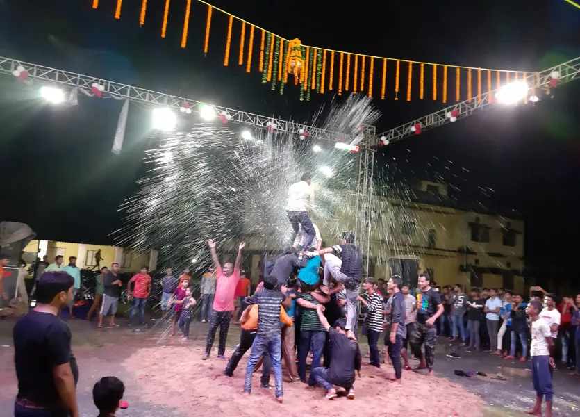 The scene of breaking the pot during the celebration of Krishna Janmashtami in Jarhagaon was special, but a big accident was almost averted!