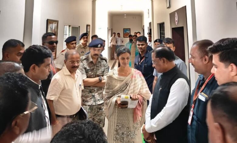 मुख्यमंत्री की पहल से दंतेवाड़ा की पूनम पटेल की UPSC तैयारी को मिला नया संबल 1 Poonam Patel of Dantewada got a new boost in her UPSC preparation due to the initiative of the Chief Minister