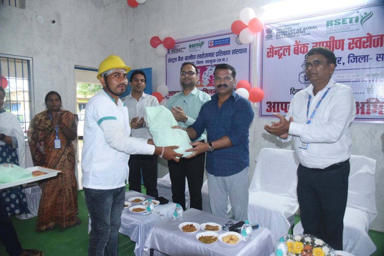 A step towards self-reliance in villages, 35 villagers became skilled masons
