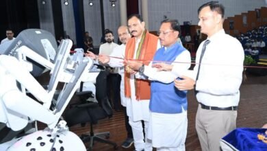 Photo of छत्तीसगढ़ को मिली रोबोटिक सर्जरी की सौगात, AIIMS रायपुर में ‘देव हस्त’ सिस्टम का शुभारंभ