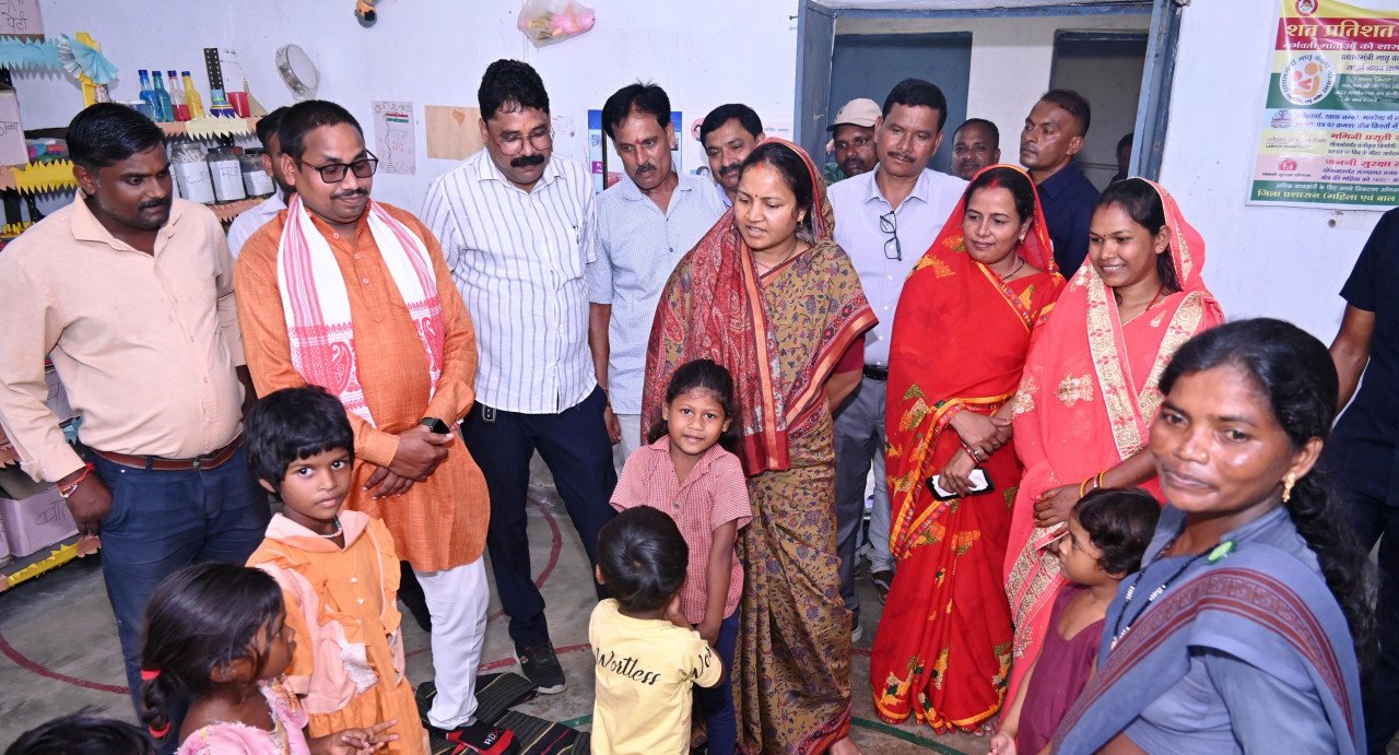 Women and Child Development Minister Laxmi Rajwade did a surprise inspection of Anganwadi Center