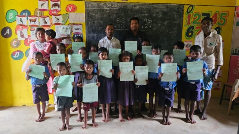 50 children of Mardapal area got birth certificates, now they can avail the benefits of government schemes