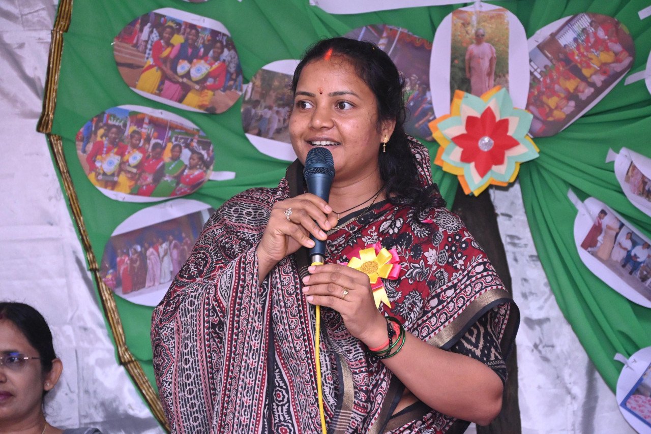 Laxmi Rajwada on a visit to Surguja with the resolve to do social service